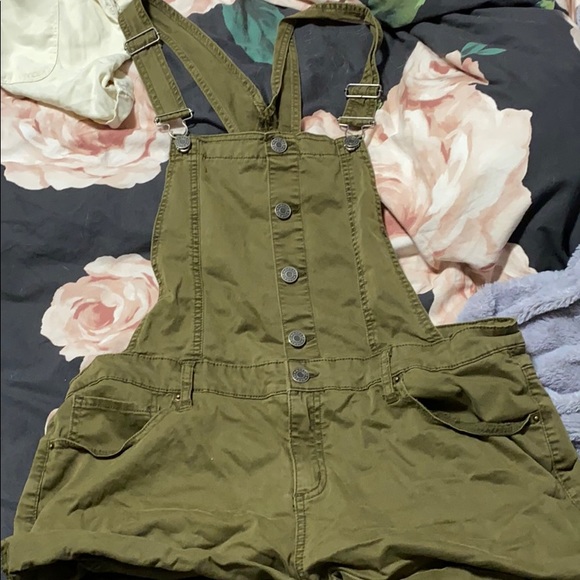 Overall shorts - Picture 1 of 2